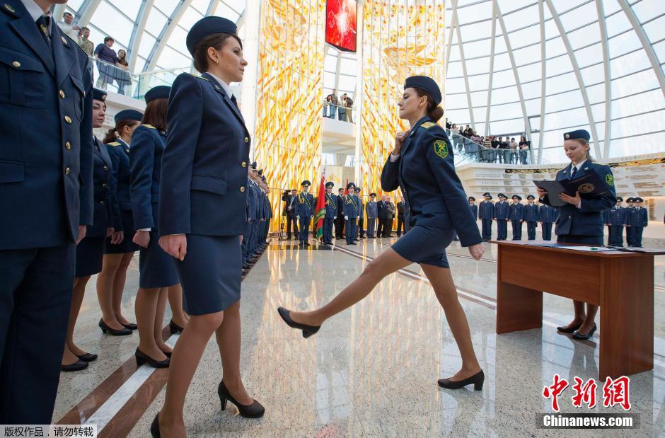 白俄罗斯海关官员博物馆内宣誓