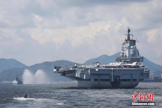 国防部回应航母编队过航台湾海峡：保持全程监控