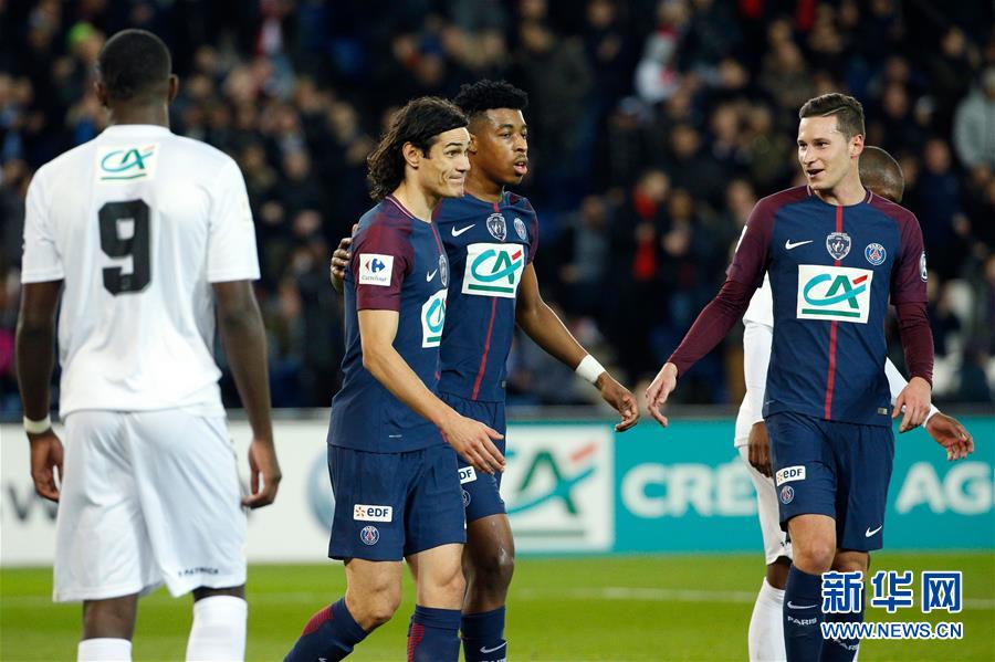 （体育）（4）足球——法国杯：巴黎圣日耳曼胜甘冈