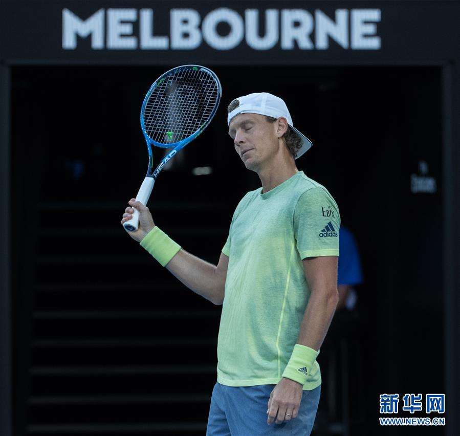 （体育）（15）网球——澳网：费德勒胜伯蒂奇晋级四强