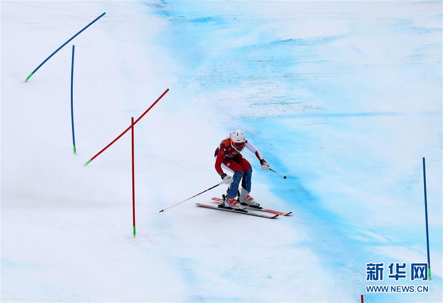 （冬奥会）（6）高山滑雪——女子全能比赛：瑞士选手夺冠