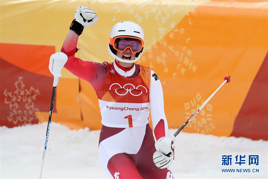 （冬奥会）（10）高山滑雪——女子全能比赛：瑞士选手夺冠