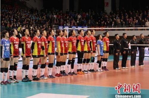 上海女排在半决赛中3：1击败江苏。