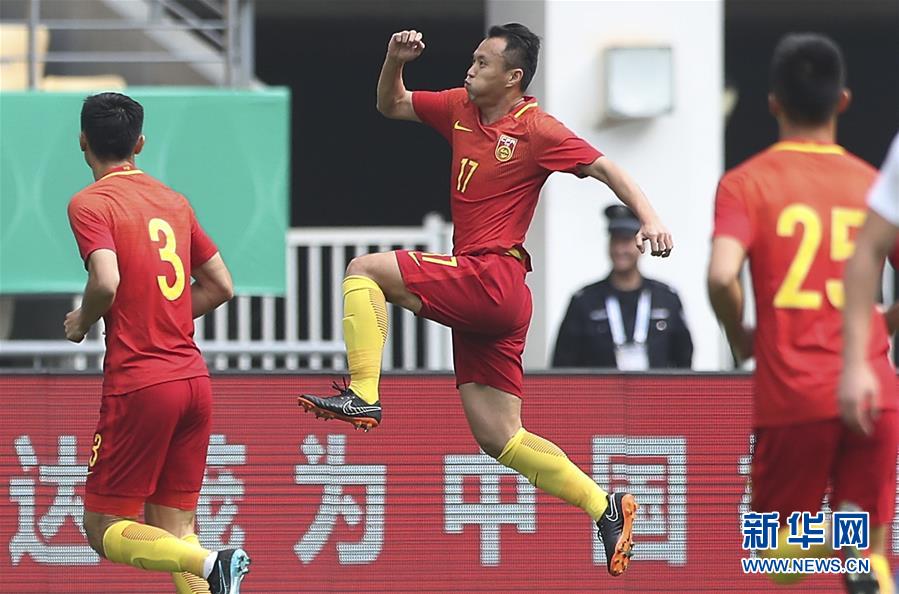 （体育）（2）足球——中国杯：中国队对阵捷克队