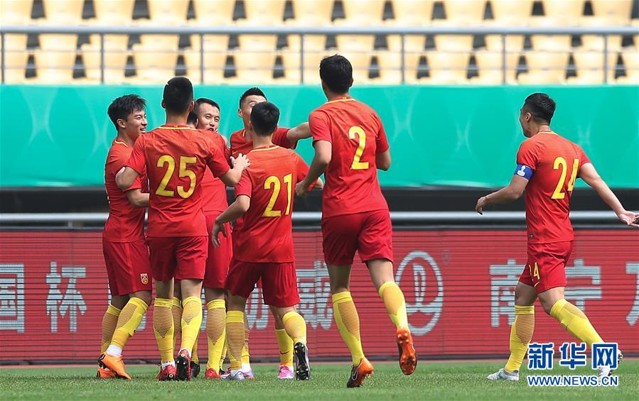 （体育）（3）足球——中国杯：中国队对阵捷克队