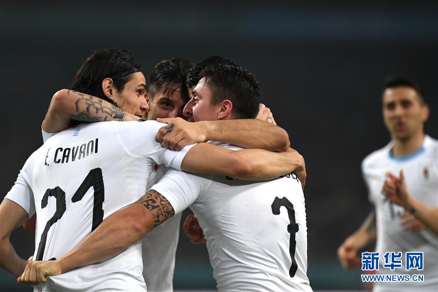 （体育）（8）足球——中国杯：乌拉圭夺冠