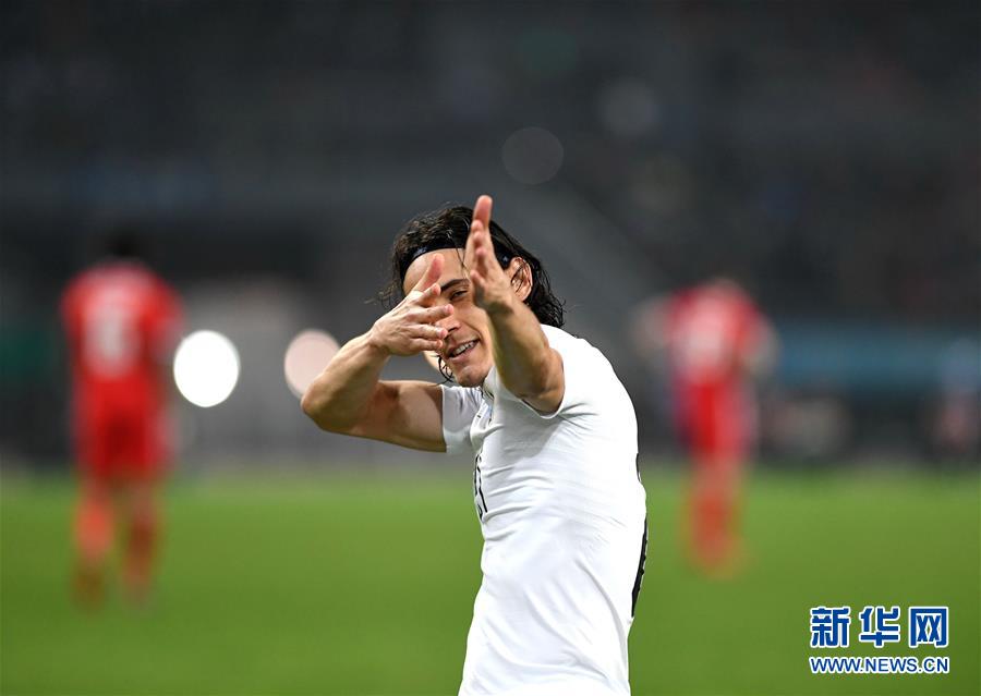 （体育）（11）足球——中国杯：乌拉圭夺冠