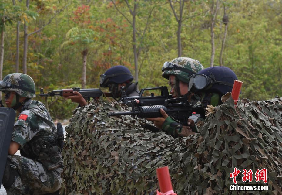 “金龙-2018”中柬反恐联合训练暨人道主义救援结训