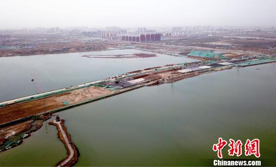 我国首条湖底隧道管廊合建工程湖底部分全线合拢