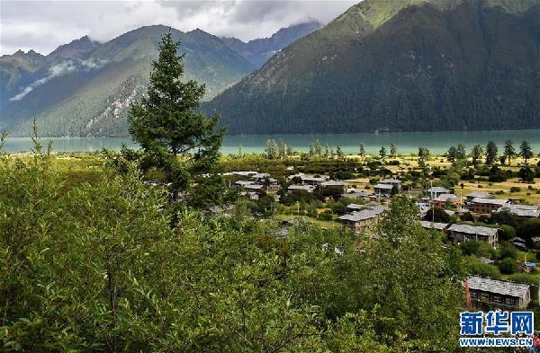 （图文互动）（1）林芝结巴村：不砍树搞旅游富了