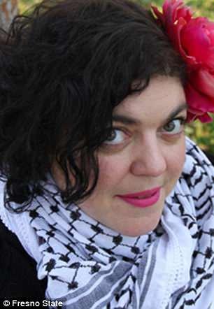 图为贾拉（Randa Jarrar）