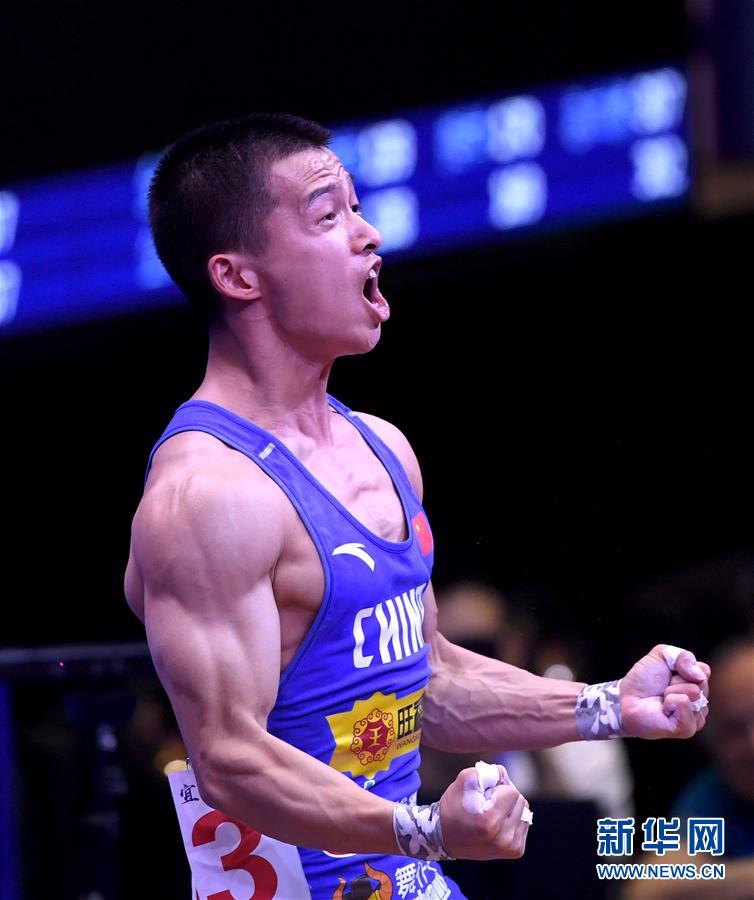 （体育）（1）举重——全国男子举重锦标赛：吴景彪获56公斤级抓举冠军