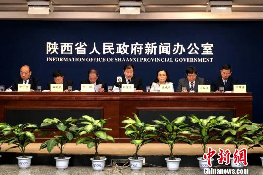 陕西社科院发布蓝皮书2017年全省脱贫48.89万人