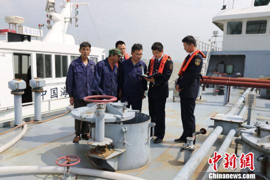 长江海事投入3000余执法人员加强“五一”水上安全