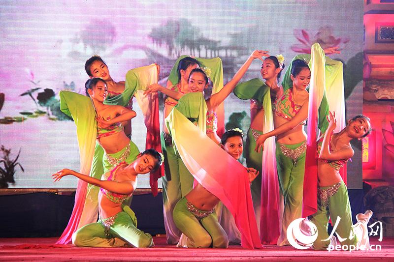 越南顺化艺术节刮起中国江南风