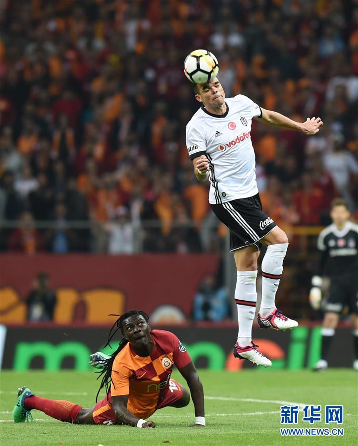 （体育）（2）足球——土超：加拉塔萨雷胜贝西克塔斯