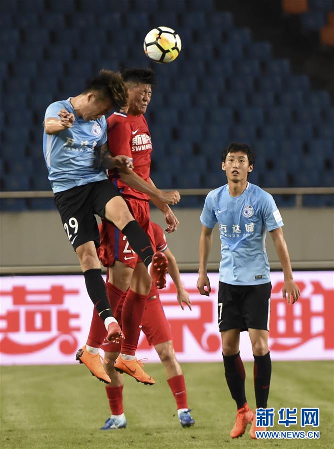 （体育）（1）足球——足协杯：重庆斯威负于大连一方