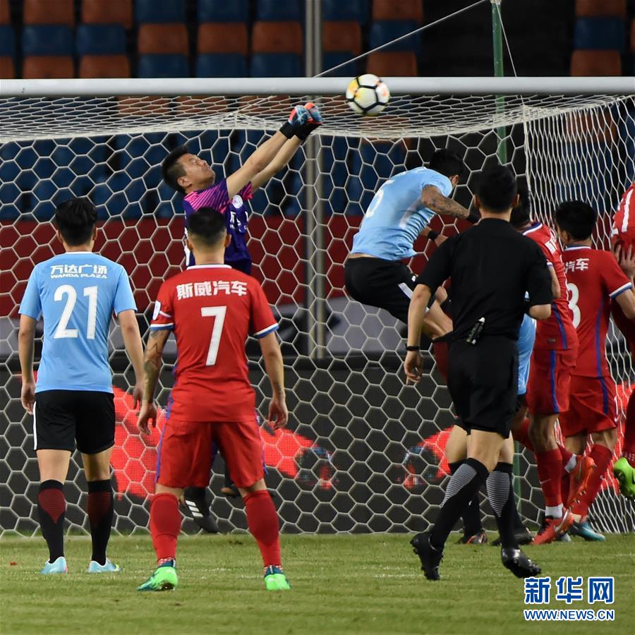 （体育）（3）足球——足协杯：重庆斯威负于大连一方