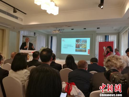 法国里昂官方代表团抵达广州庆两市结好30周年