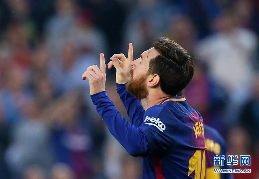 （体育）（1）足球——西甲：巴塞罗那胜比利亚雷亚尔