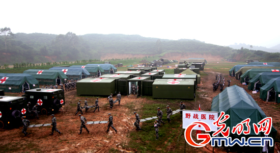 【相约强军新时代】网络名人走进能“打胜仗”的医院