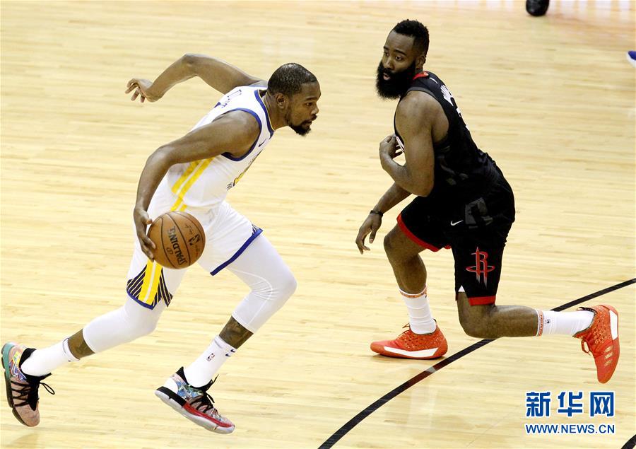 (体育)(8)篮球——NBA西部决赛第一场:勇士战胜火箭