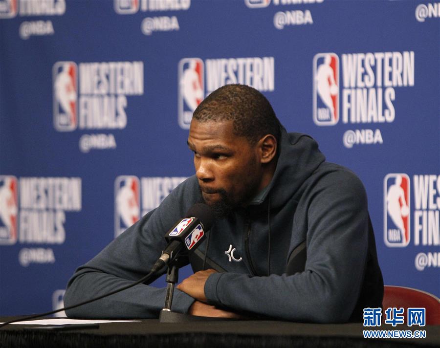 (体育)(13)篮球——NBA西部决赛第一场:勇士战胜火箭