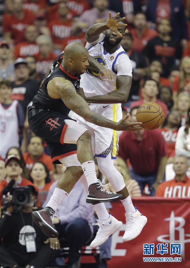 (体育)(4)篮球——NBA西部决赛首场:勇士胜火箭