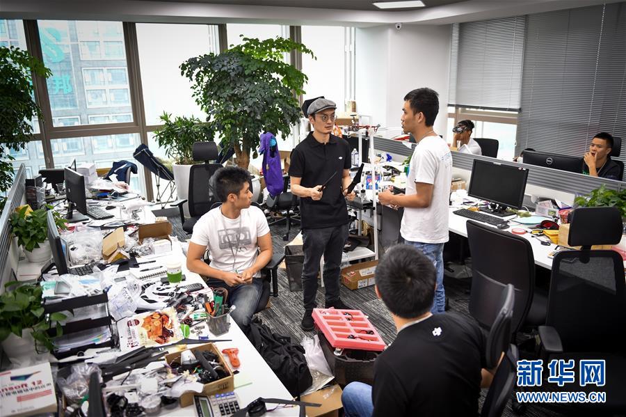 （新华全媒头条·壮阔东方潮　奋进新时代——庆祝改革开放40年·图文互动）（7）从追赶时代到引领时代——从深圳发展奇迹看中国改革开放40年 