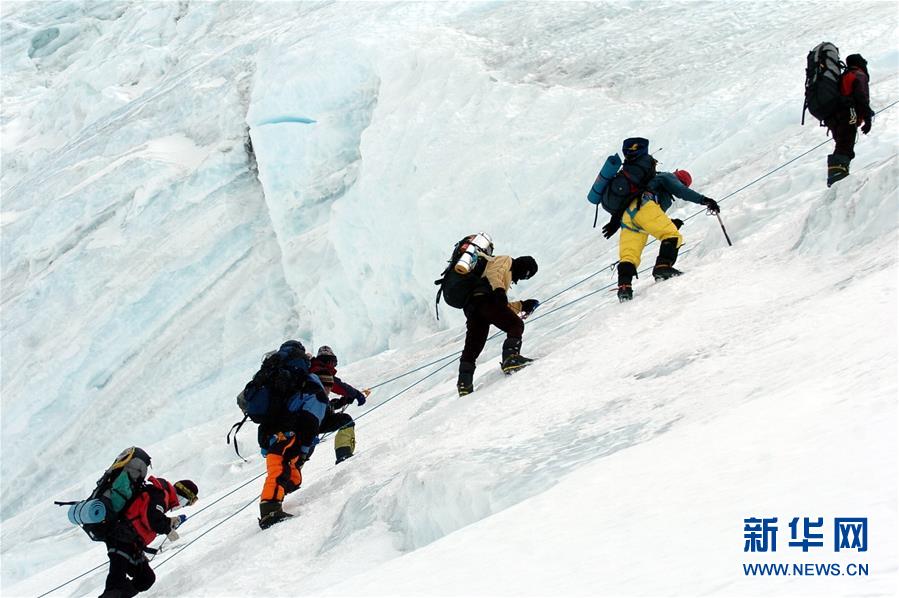 （体育·专题）（7）中国登山人与珠峰的不解之缘