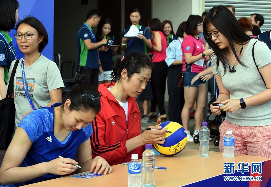 （体育）（3）排球——世界女排联赛香港站：中国队备战