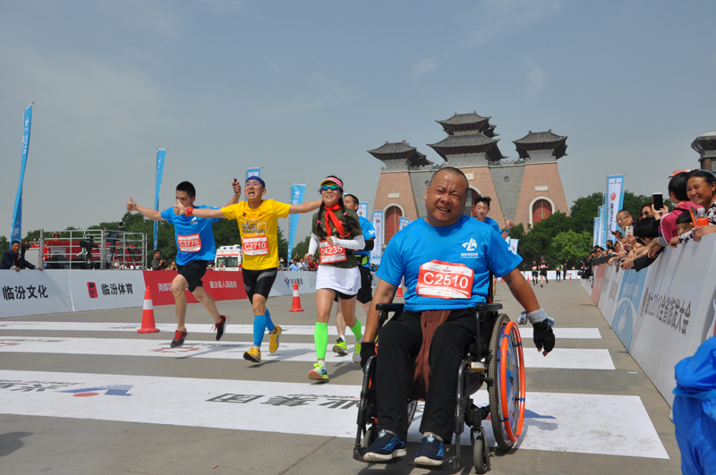 2018临汾“尧王杯”马拉松赛激情开跑【2】