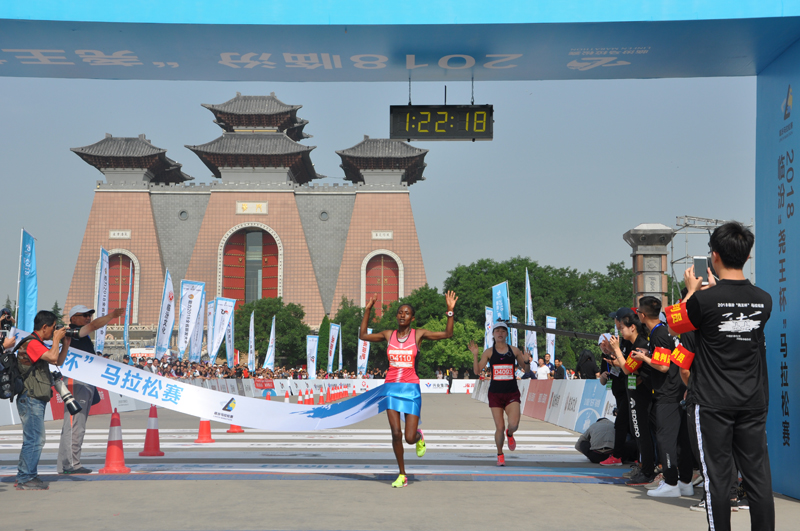2018临汾“尧王杯”马拉松赛激情开跑【9】