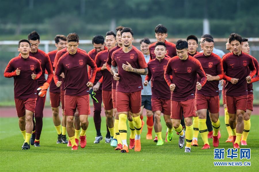 (体育)(1)足球——国足南京集训