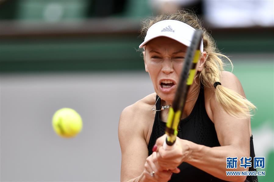 （体育）（2）网球——法网：沃兹尼亚奇晋级第二轮