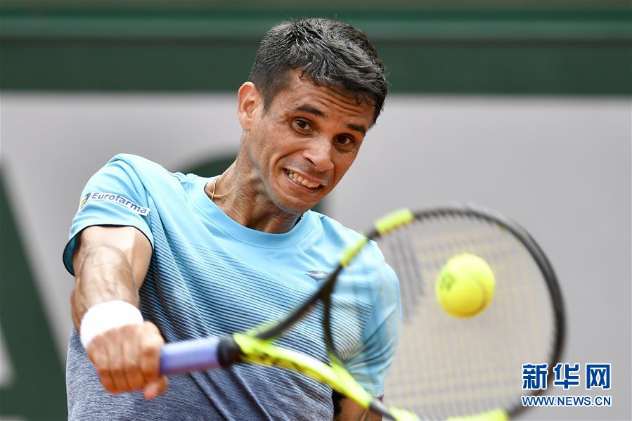 （体育）（10）网球——法网：焦科维奇晋级