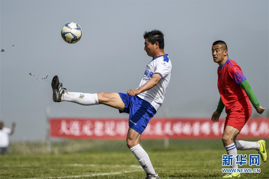 （体育）（4）全民健身——天山脚下的“元老足球赛”