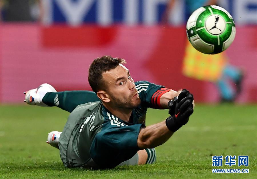 （体育）（2）足球——友谊赛：奥地利胜俄罗斯