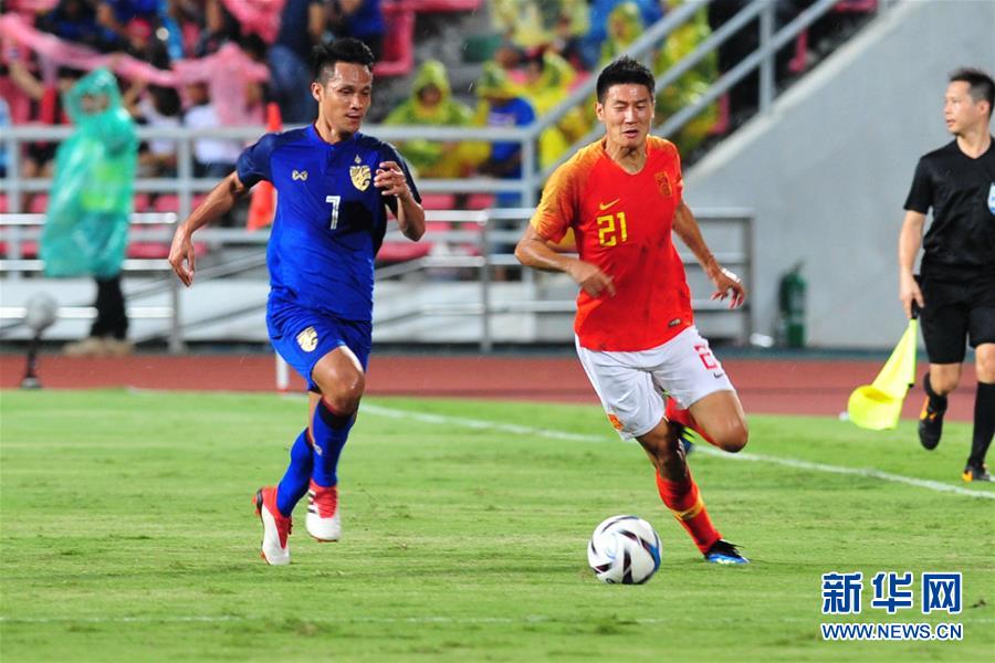 （体育）（3）足球——热身赛：中国队胜泰国队