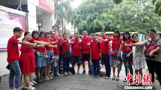 今年海南5.8万余学子参加高考家长陪考称“有仪式感”