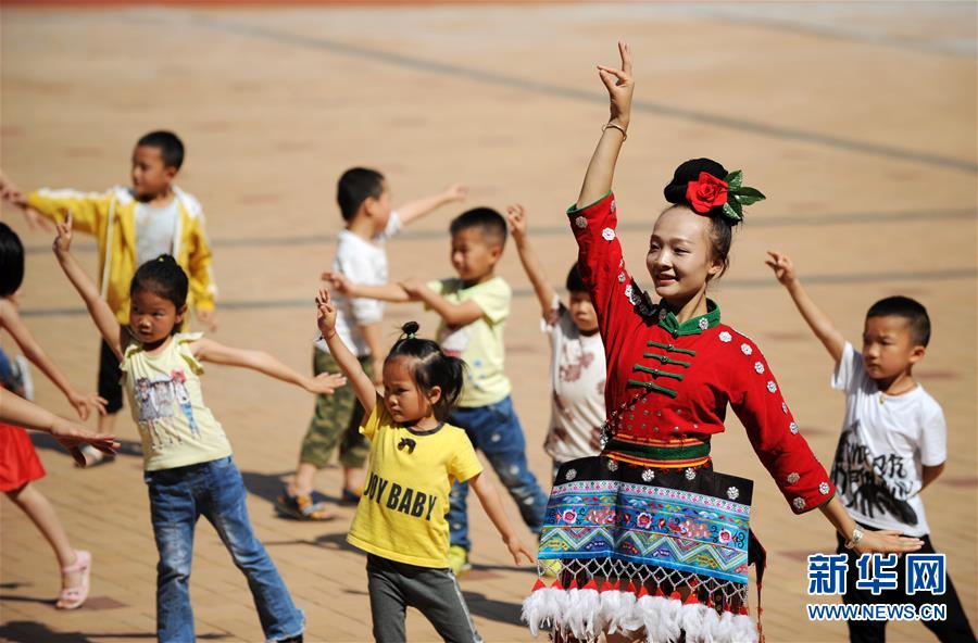 (体育·图片故事)(10)苗乡少年圆梦世界杯
