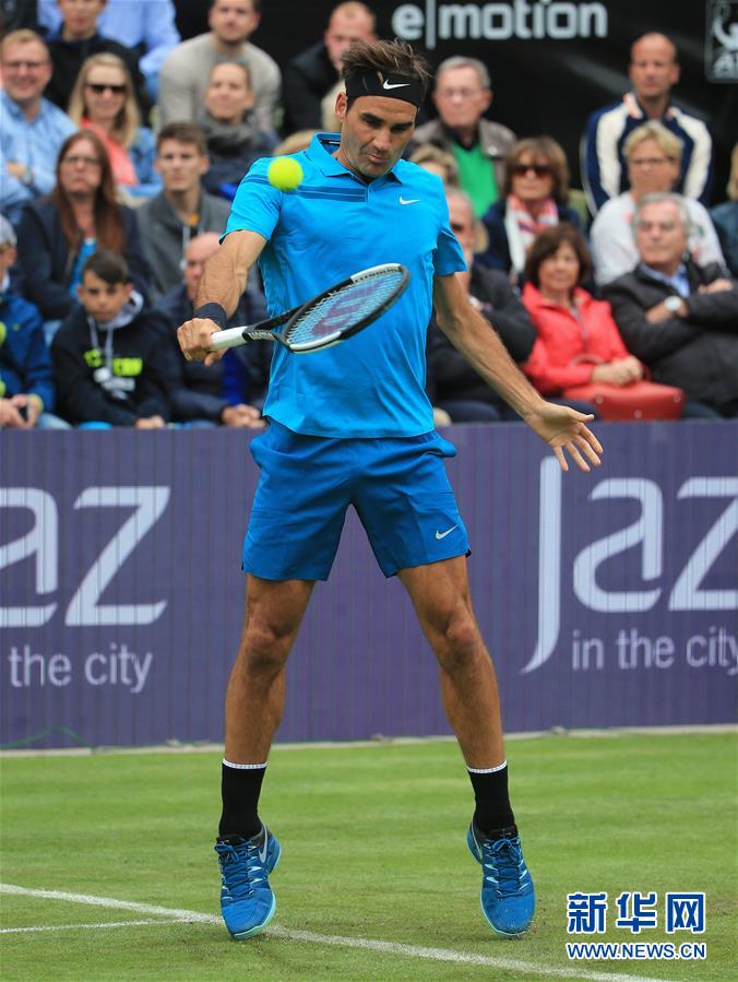 （体育）（3）网球——梅赛德斯杯：费德勒晋级八强