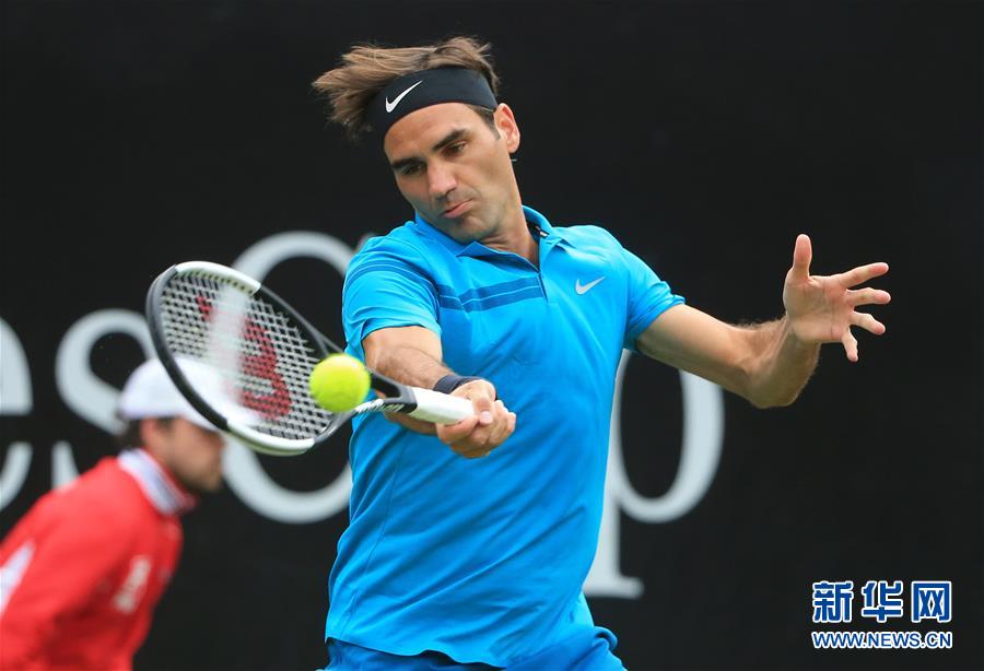 （体育）（1）网球——梅赛德斯杯：费德勒晋级八强