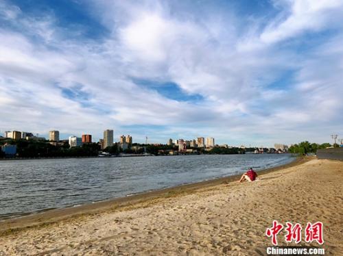 安静的顿河河滩。记者 王牧青 摄