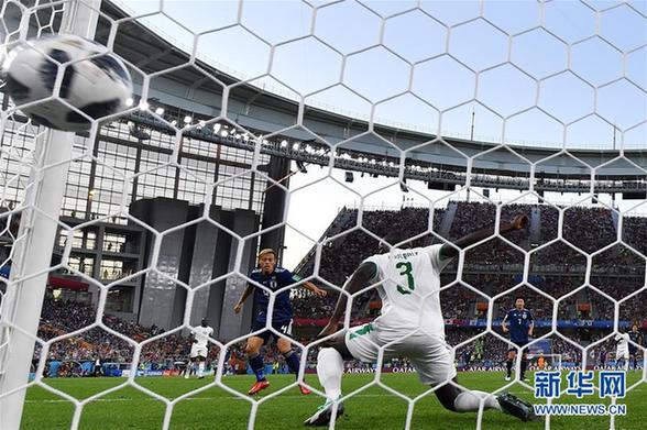 (世界杯·专题)(2)足球——本田圭佑成为世界杯历史上进球最多亚洲球员