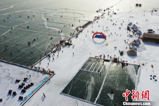 新疆博湖县第十一届冰雪节启动八方游客乐享“冰雪盛宴”
