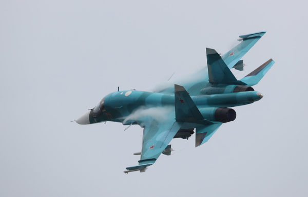 突发！俄罗斯两架苏-34战斗机相撞 从雷达上消失