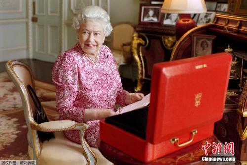 “工龄”67年，历经13位首相：数说英国女王(图)