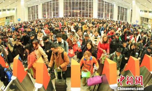 发改委：春节假期全国共发送旅客4.21亿人次