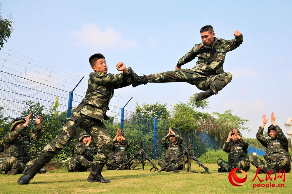广西北海:武警官兵开展强化训练提高打赢本领